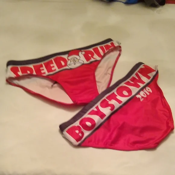 Holiday Swimsuit, Speedo Run - Picture 1 of 7
